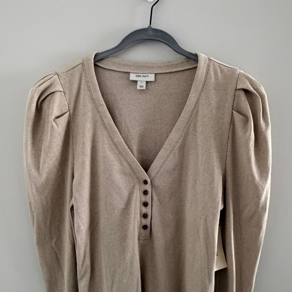 ON-34TH Beige Ribbed Henley Puff Sleeve V-Neck Knit Top Womens Large NWT Neutral - Picture 7 of 8